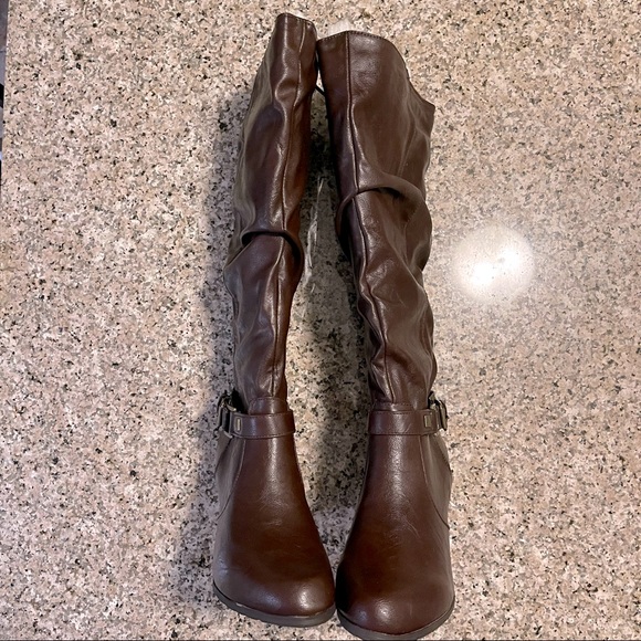 Bongo Faux Leather Studded Dark Brown Slouchy Tall Boots 3” Heels Sz 8.5 - Picture 9 of 11